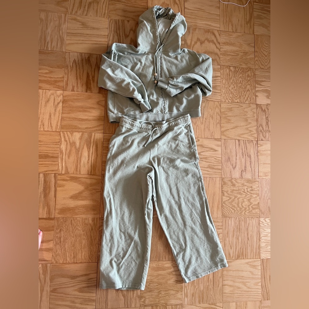 Something navy capri beach sweat set